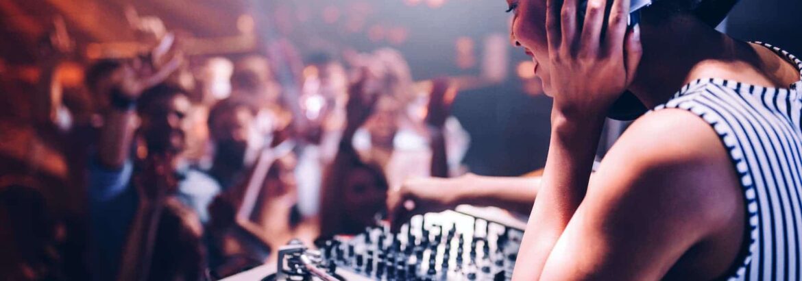 hoc-nghe-dj